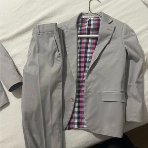 Boys light gray isaac mizrahi suit great condition